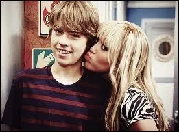 Comment s'appelle l'pisode o on trouve 3 sries : Hannah Montana, Les sorciers de Waverly Place et La vie de croisire de Zack et Cody ?