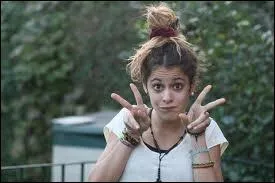 Dans quelle srie joue-t-elle ?