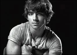 Dans quelle srie joue-t-il ?