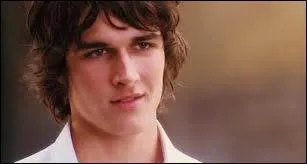 Dans  Bienvenue  Monte Carlo , qui joue-t-il ?