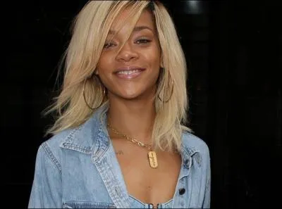 Que reprsente le tatouage que Rihanna a dans la nuque ?