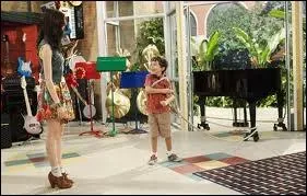 Ally donne des cours de ...  ...