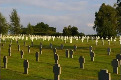 Voici leurs (... ) qui s'ouvrent, Comme l'an dernier, purs et frais.