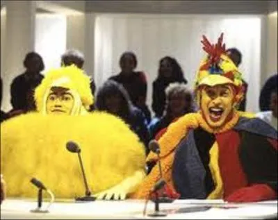 Nulle part ailleurs, Jos Garcia et Antoine de Caunes, trouvez les 3 propositions incorrectes :