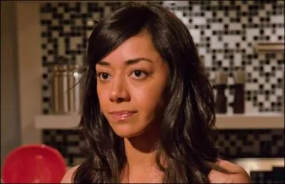 Je suis la soeur d'Angel et la nouvelle baby-sitter d'Harrison :