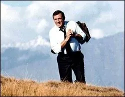 Lino Ventura est Clement Tibre, un savant franais entran dans une histoire d'espionnage, dans ce film de Claude Pinoteau en 1973.