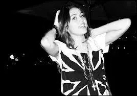 Quelle chanson a-t-elle chant avec  Rock Mafia  ?