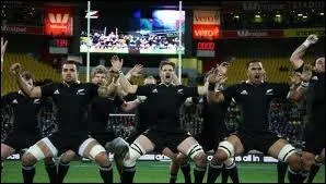 Pourquoi cette tenue noire ?