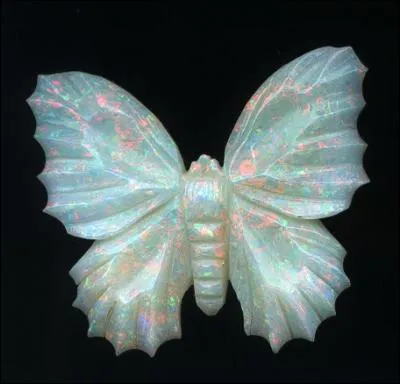 O comme opale. Combien pse la plus grosse opale de qualit gemme ?