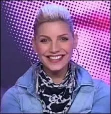 Avec qui est-elle arrive dans l'aventure ?