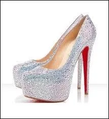 Qui a offert ces chaussures  sa petite amie ?