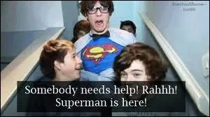 Dans quelle  video diarie  Louis se transforme-t-il en Superman ?