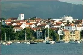 Je me rends  Hendaye, o les rsidents se nomment les ...