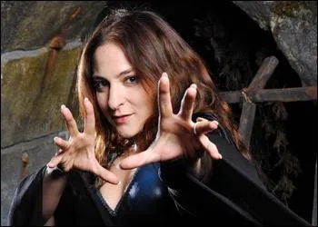 Qui est cette sorcire malfique ?