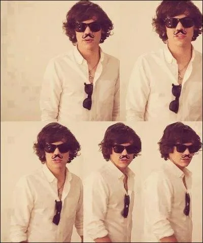 Le nouveau tatouage de Harry est...