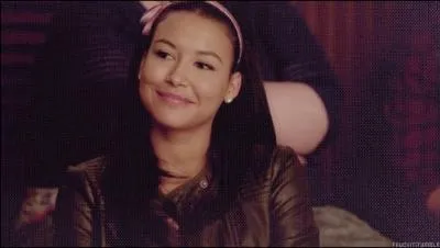 Dans quelle langue son tatouage sur le poignet est-il crit ?