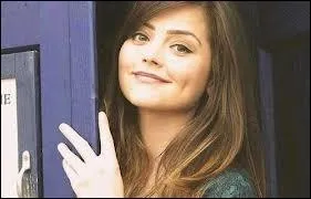 (Episode 6) Le docteur est tomb par hasard sur Clara une deuxime fois. Mais comment l'a-t-il reconnue AU DEBUT DE L'EPISODE ?