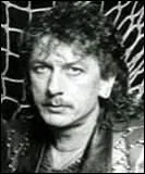 Quel ancien batteur de Judas Priest a t emprisonn aprs l'album  Ram it down  ?