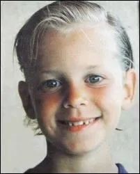 C'est un chanteur franais. Qui est-ce ?