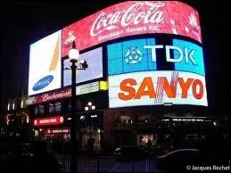 Et comment s'appelle ce quartier (vu de nuit) ?