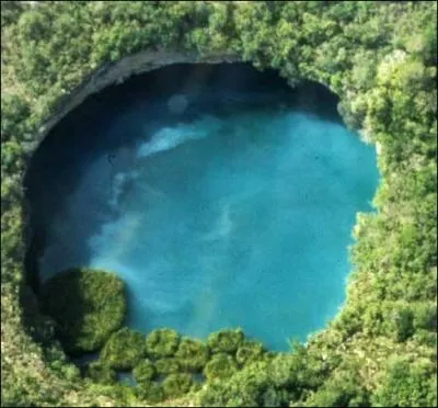 Dans quel pays se situe le cnote Zacatn ?