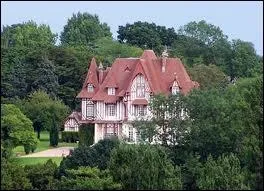 Qui habitaient autrefois les manoirs ?