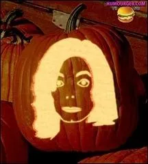 Cette citrouille voque une  star  de la chanson, danseur mrite. De qui s'agit-il ?