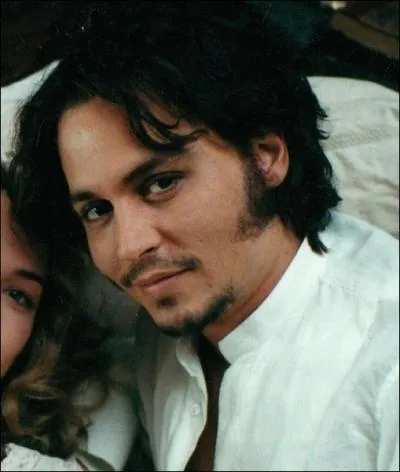 Qui joue le rle de Sir Charles Warren ?