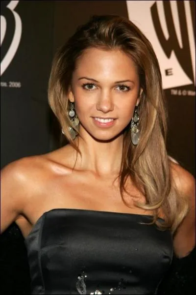 Qui joue Christy Jenkins ?