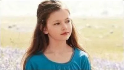 Qui est-ce ? Indice :  Je suis une petite fille...  