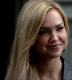 Combien de temps Lexi reste-elle chez les Salvatore ?