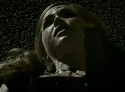 Pour quelle raison Damon tue-t-il Lexi ?