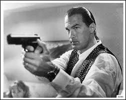 Steven Seagal a dj djou de nombreux piges dont  Pige en haute mer ,  Pige en eaux profondes  et...