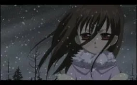 Lorsque Yuki tait toute petite, sans souvenirs, qu'est-ce que Kaname essayait de lui faire manger lorsqu'elle a touch ses canines ?