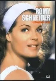Avec qui Romy Schneider jouait-elle dans  Les choses de la vie  ?