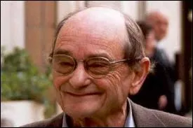 Quel tait le rle de Sim (Phalentin qui se travestit la nuit) dans le film de Michel Audiard  Elle boit pas, elle fume pas, elle drague pas mais elle cause  ?