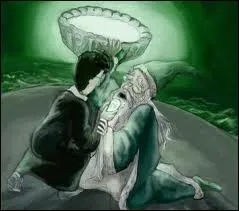 Dans  Harry Potter et le Prince de sang-ml , de qui parle Dumbledore sous les effets de la potion qu'il doit boire dans la caverne ?