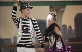 Qui imitaient-ils sur cette photo ?