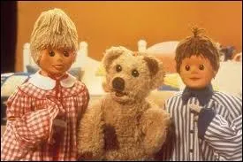 Quels taient les prnoms des enfants que venait endormir Nounours chaque soir dans  Bonne nuit les petits  en 1962, lors de la sortie de l'mission ?