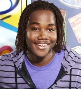 Le vrai nom d'Andr Harris est ...