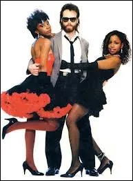 L'un des tubes les plus fameux du Disco est titr Last night a DJ saved my life (la nuit dernire un disc jockey m'a sauv la vie). Qui chante ?