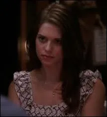 Comment s'appelle sa fille adoptive ?