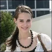 Comment s'appelle sa fille, via Wayne ?