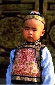 Quel film de Bernardo Bertolucci sorti en 1987 a reçu 9 Oscars l'année suivante ?