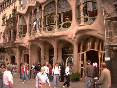 Comment s'appellent les habitants de Barcelone ?