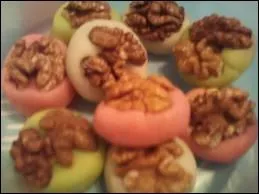 Voici donc des noix, spcialits de la ville de :