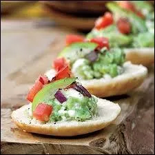 D'autres petits toasts arrivent garnis de guacamole dont la recette est typiquement mexicaine. De quoi est-elle compose ?