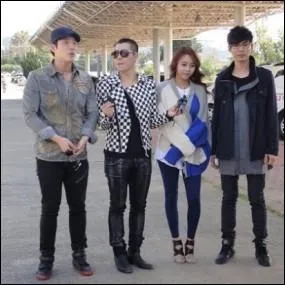 Qui est parti le 8 octobre 2012 faire son service militaire ?