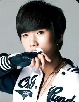 Quel chanteur faisait partie autrefois d'un duo sous le nom de  Jumper  ?