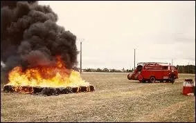 Un feu d'hydrocarbure est un feu :